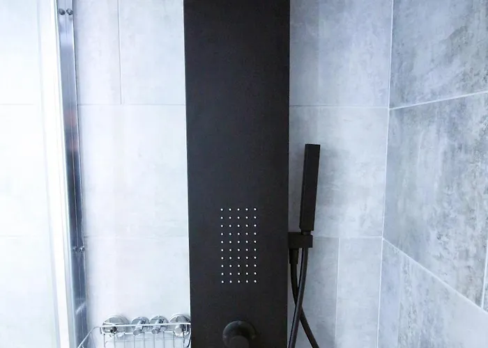 Yannis - Stylish With High-speed Wi-fi