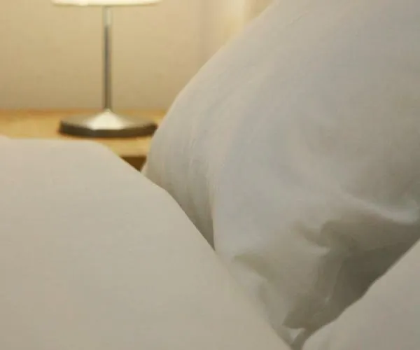 Yannis - Stylish With High-speed Wi-fi